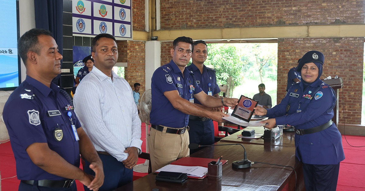 অপরাধ দমন ও মাদক উদ্ধারে বিশেষ অবদানে শ্রেষ্ঠ ওসি পুরস্কৃত হলেন ফরিদা ইয়াসমিন