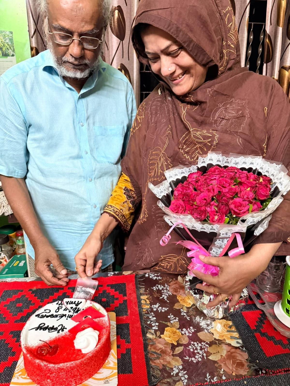 নূর মোহাম্মদ টেনার ৪১তম বিবাহবার্ষিকীতে ঢাকার ডাক পরিবারের শুভেচ্ছা