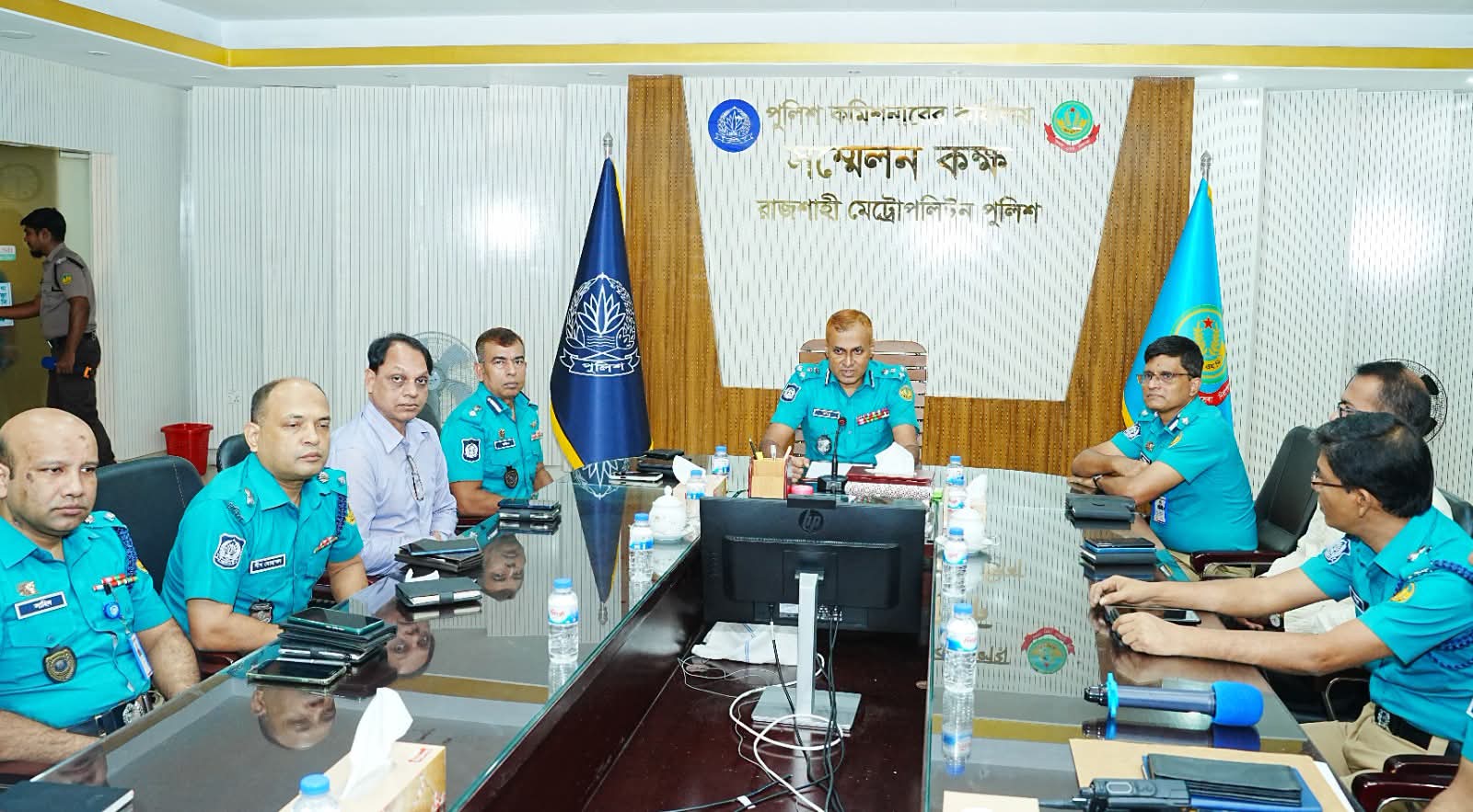 চট্টগ্রামে এক টেবিলে ২৭ মানুষের সুখ-দুঃখের কথা শুনলেন জেলা প্রশাসক