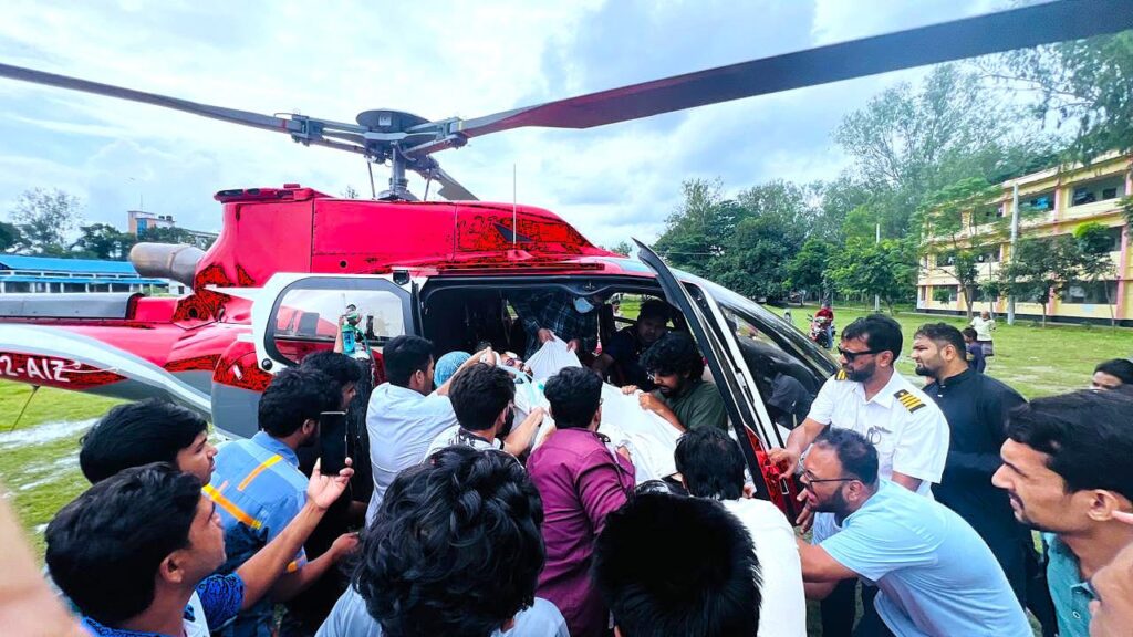 আহত রুয়েট শিক্ষার্থীকে এয়ার অ্যাম্বুলেন্সে ঢাকায় প্রেরণ