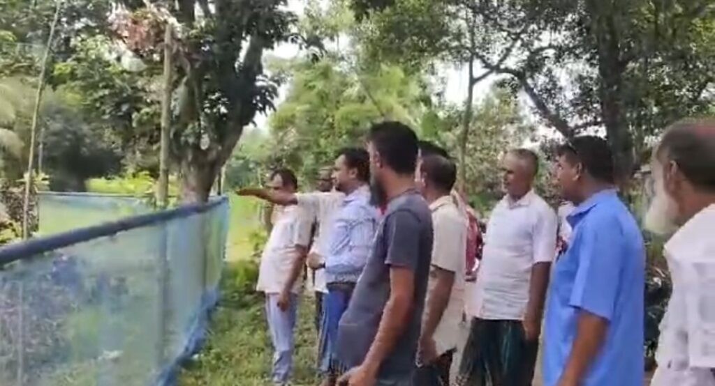 শ্রীপুরে প্রায় ৫০টি পরিবারের চলাচলের রাস্তা বন্ধ করে দেওয়ার অভিযো