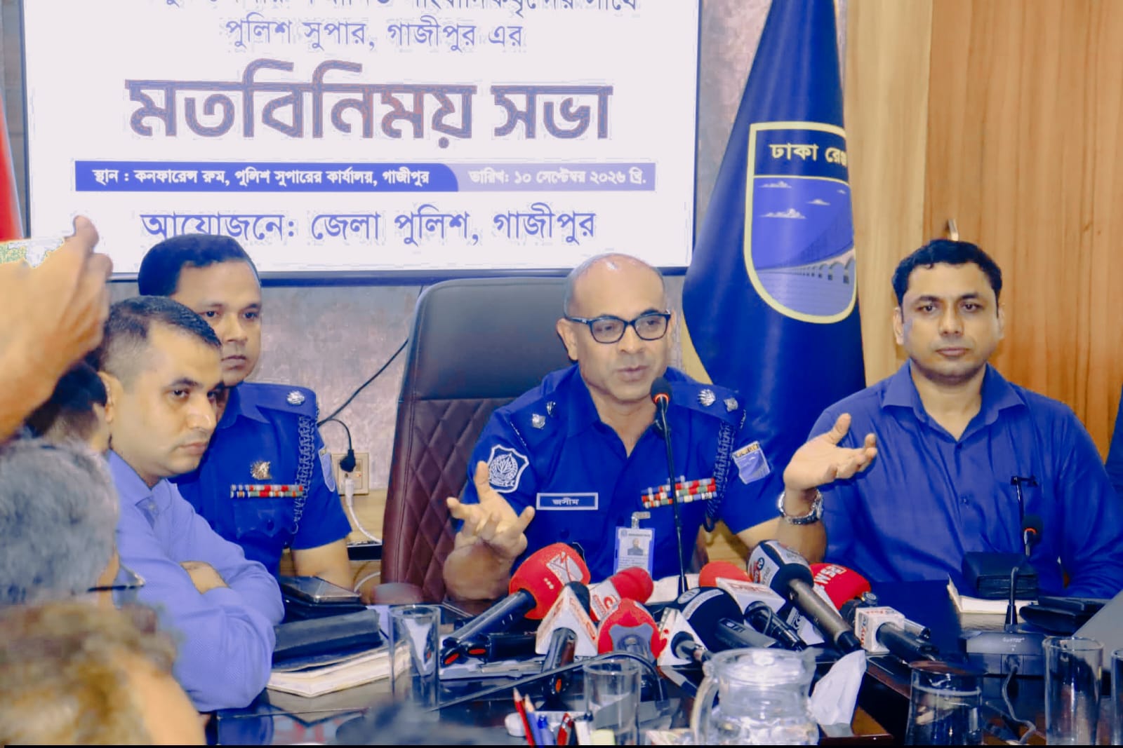 গাজীপুরে সাংবাদিকদের সাথে নবনিযুক্ত পুলিশ সুপারের পরিচিতি ও মতবিনিময় সভা অনুষ্ঠিত