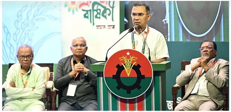 চলমান সংকট পুঁজি করে কিছু রাজনৈতিক দল বিভ্রান্তির মাধ্যমে অরাজকতা সৃষ্টির চেষ্টা করছে