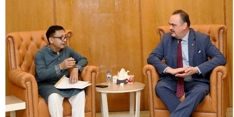 বাণিজ্য ও বিনিয়োগ বাড়াতে বাণিজ্যমন্ত্রীর সঙ্গে মার্কিন রাষ্ট্রদূতের বৈঠক