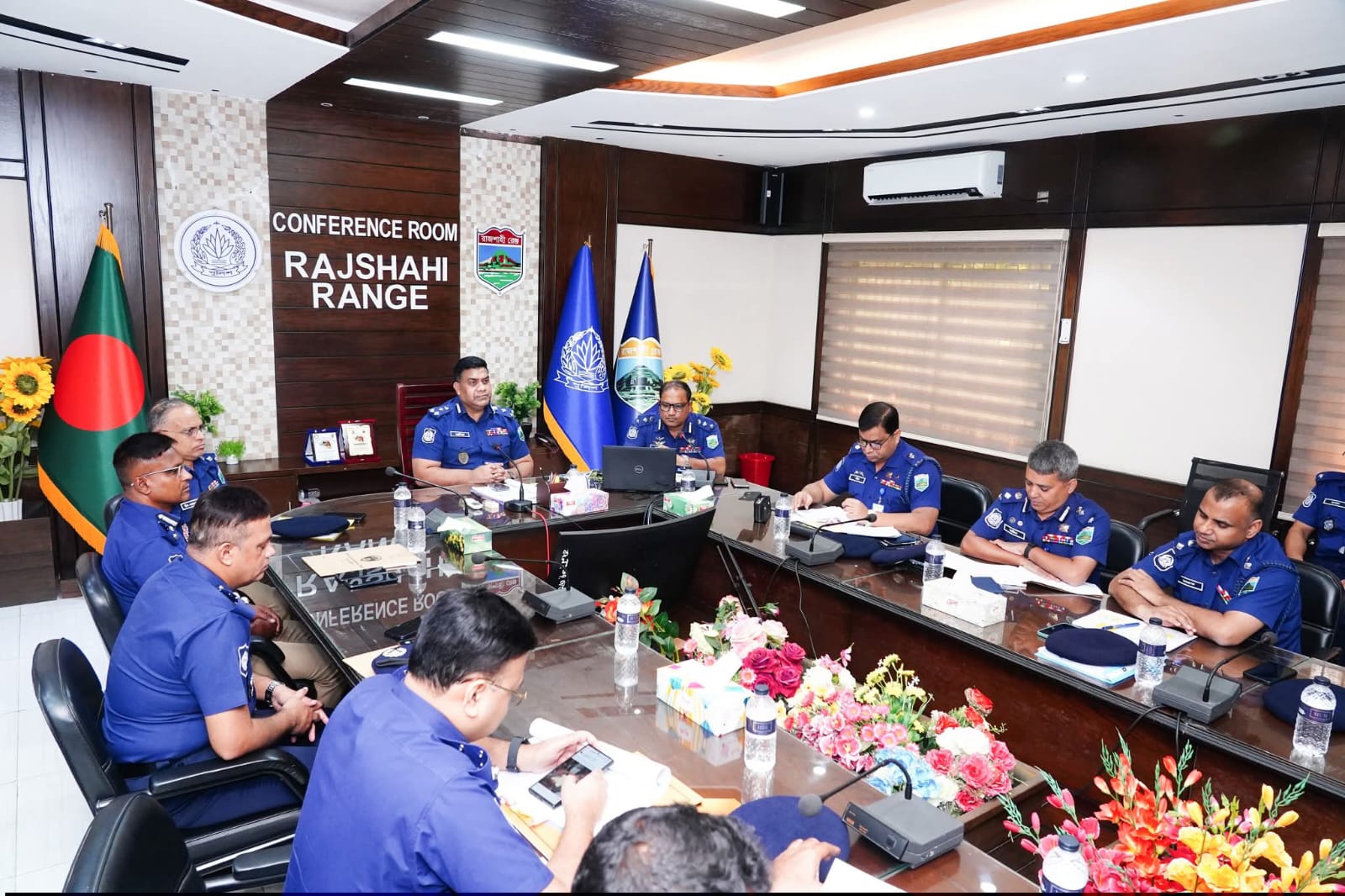 রাজশাহী রেঞ্জের মাসিক অপরাধ পর্যালোচনা সভা অনুষ্ঠিত দুর্গাপূজায় কঠোর নিরাপত্তার নির্দেশ ডিআইজি আশিক সাঈদের