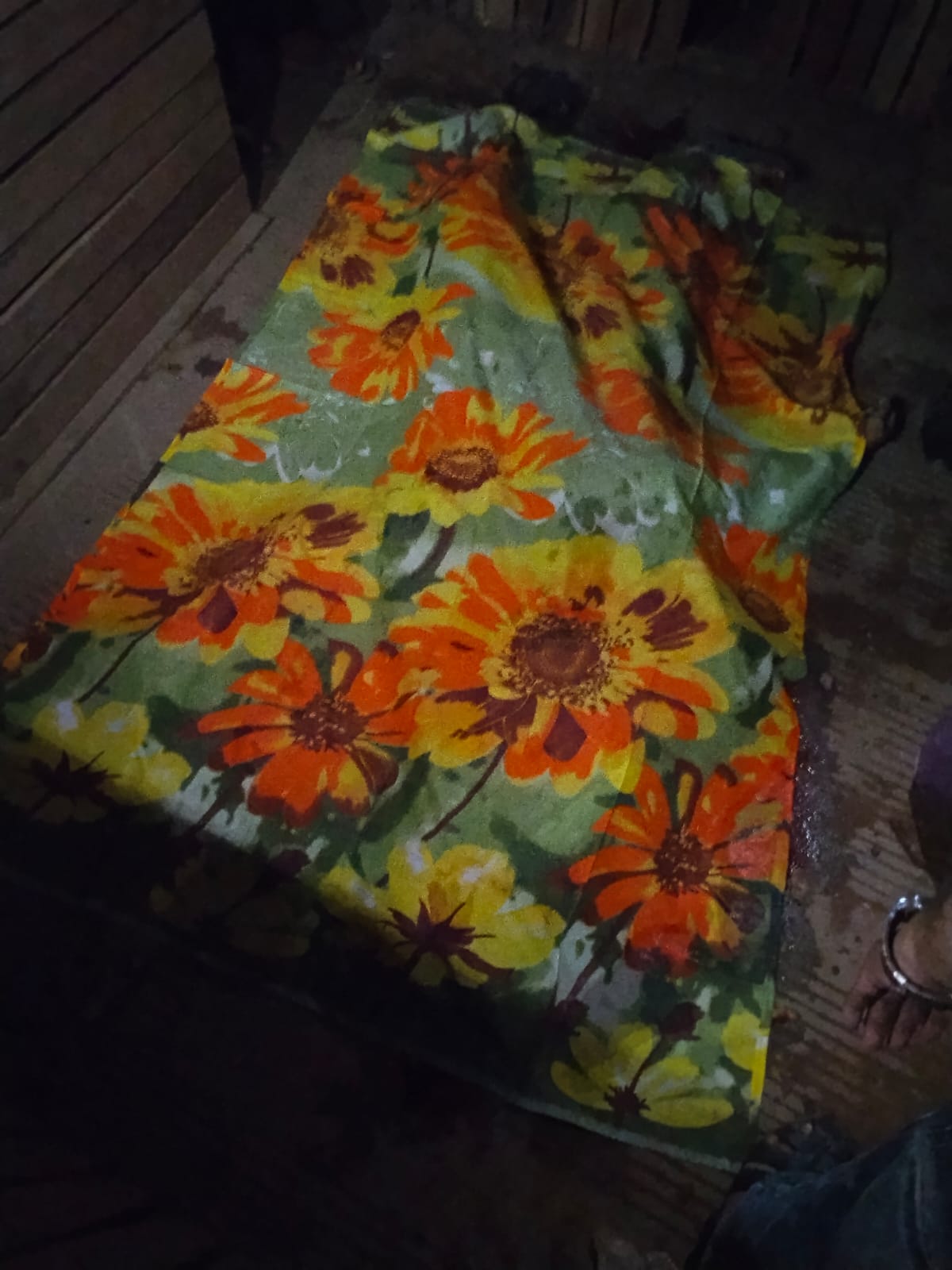 আশুলিয়ায় বালু বোঝাই ট্রাকের চাপায় প্রাণ গেল পথচারীর