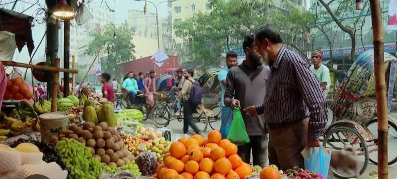 কালিয়াকৈরের ফলের দামে আগুন – সাধারণ মানুষের ক্রয় ক্ষমতা  নাগালের বাইরে